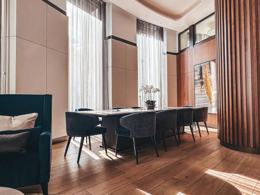 Cozy 2-Beds Family Condo in Central London