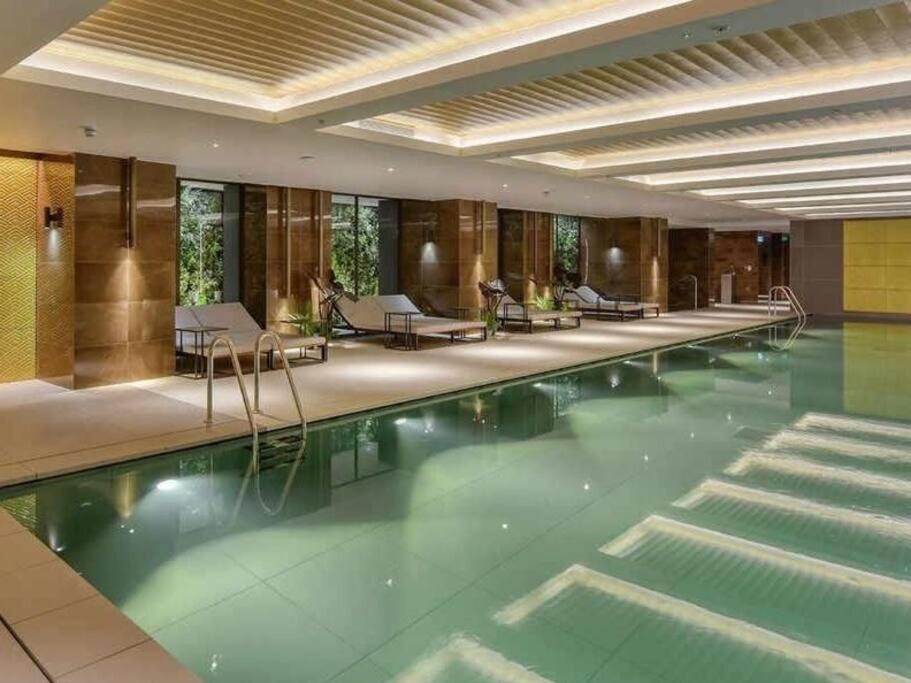 Cozy 2-Beds Family Condo in Central London