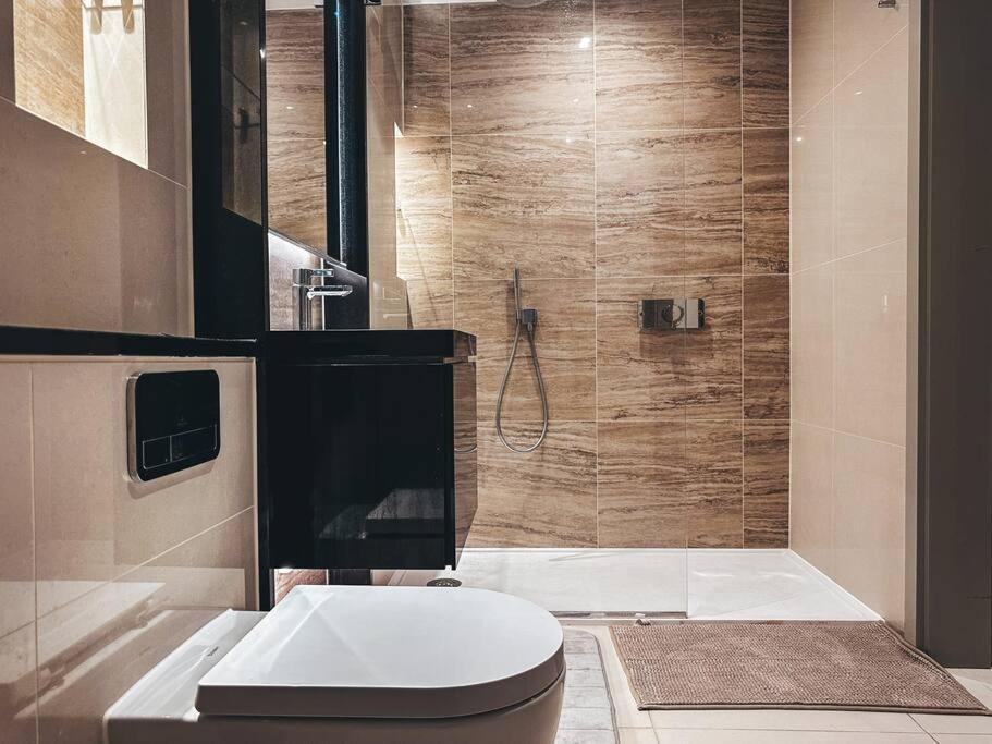 Cozy 2-Beds Family Condo in Central London