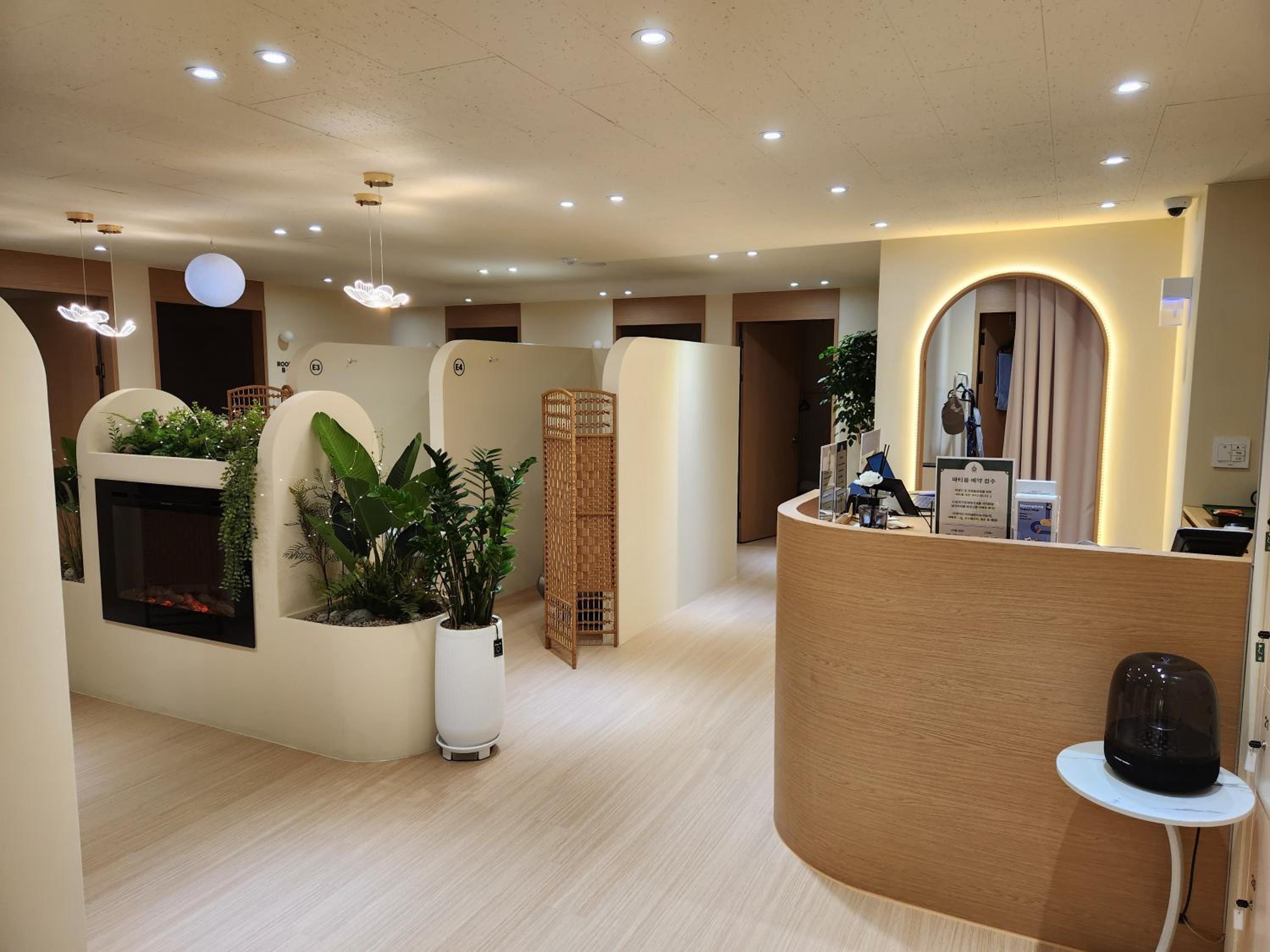 Myeongdong Hostel Zamshh - Female Only