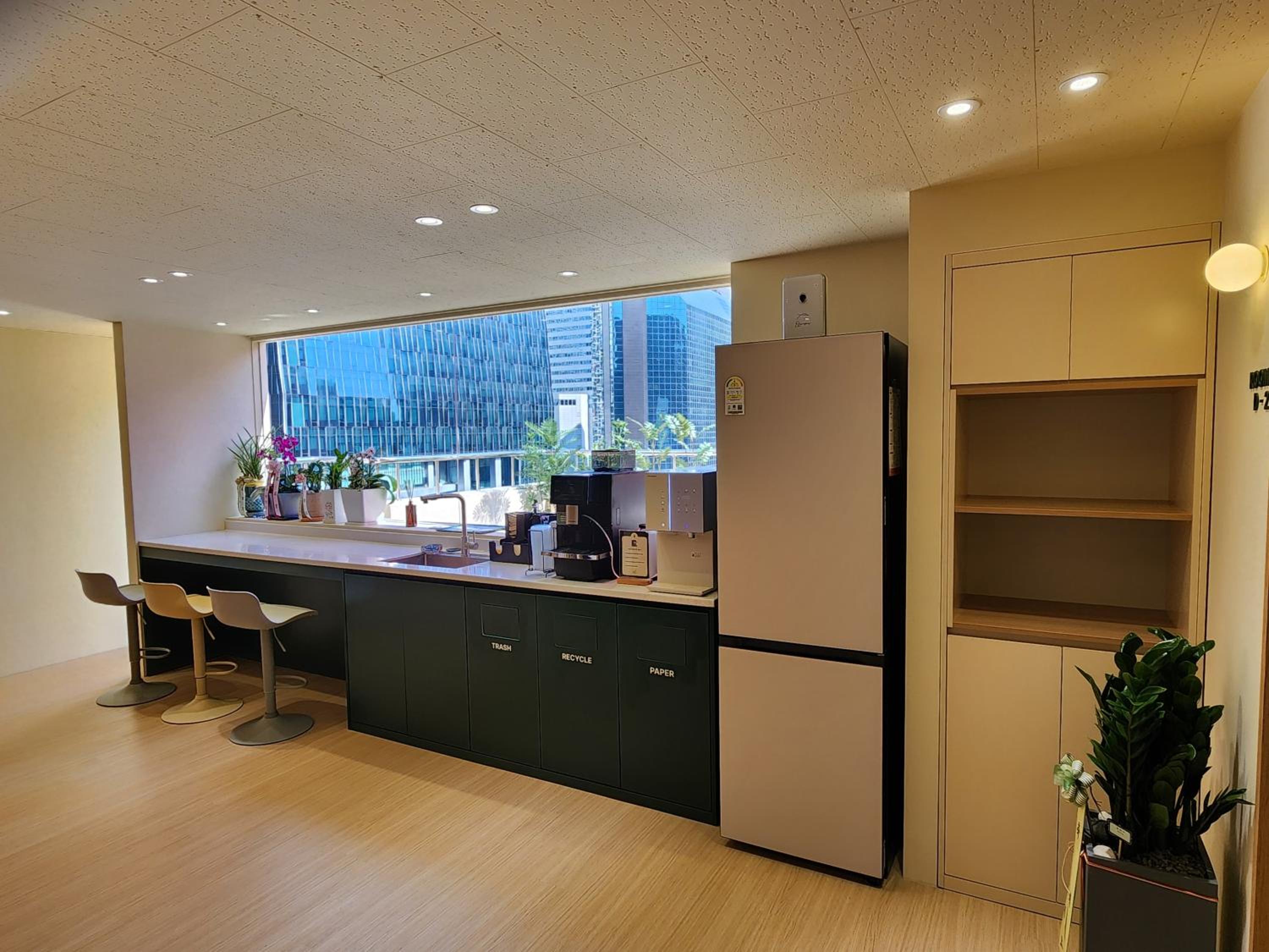 Myeongdong Hostel Zamshh - Female Only