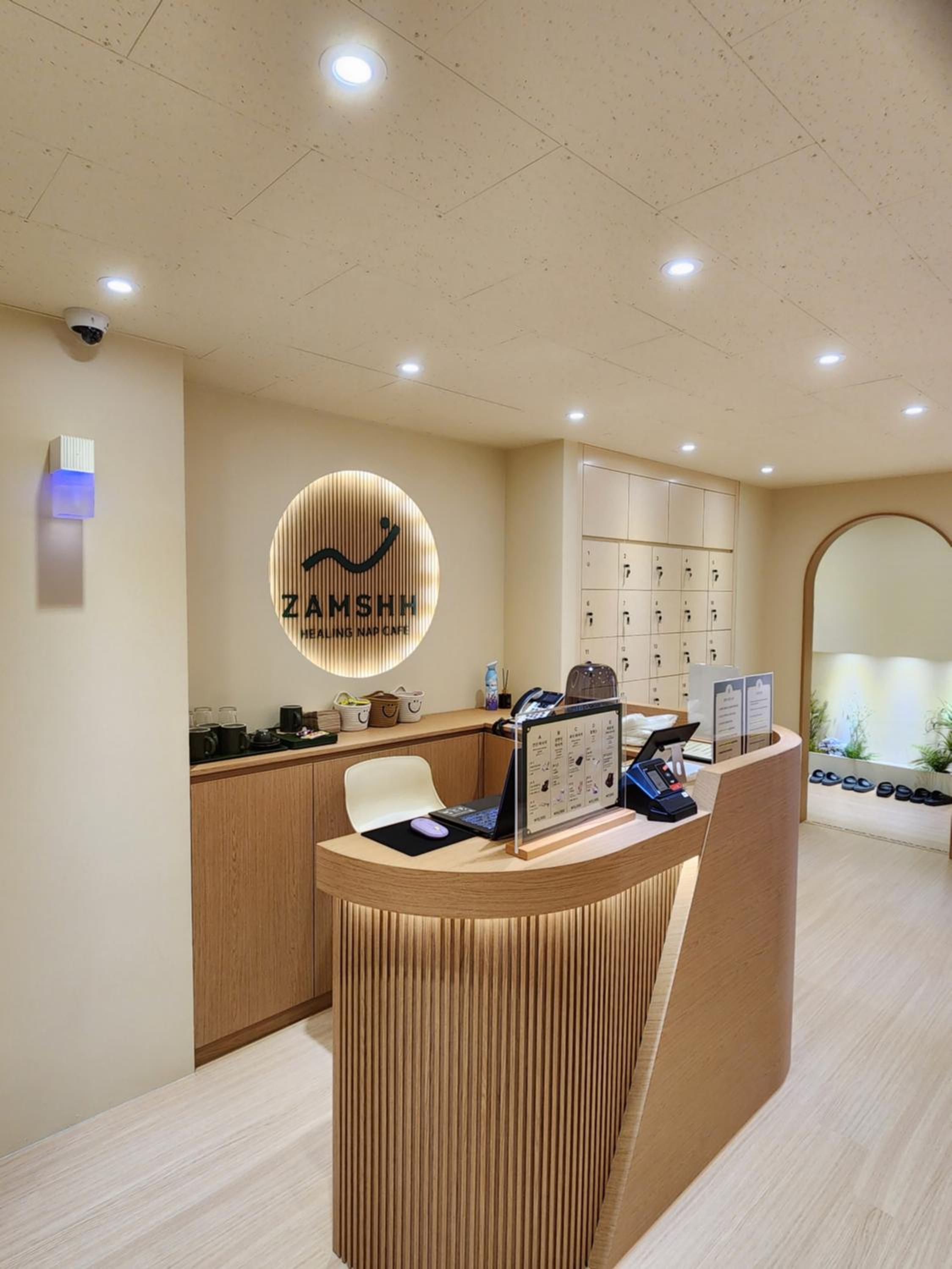 Myeongdong Hostel Zamshh - Female Only