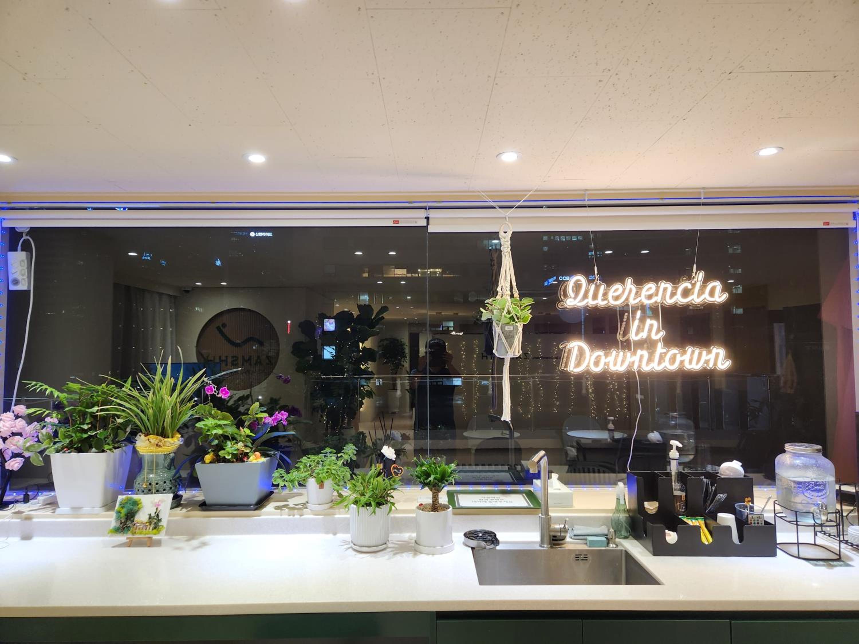 Myeongdong Hostel Zamshh - Female Only