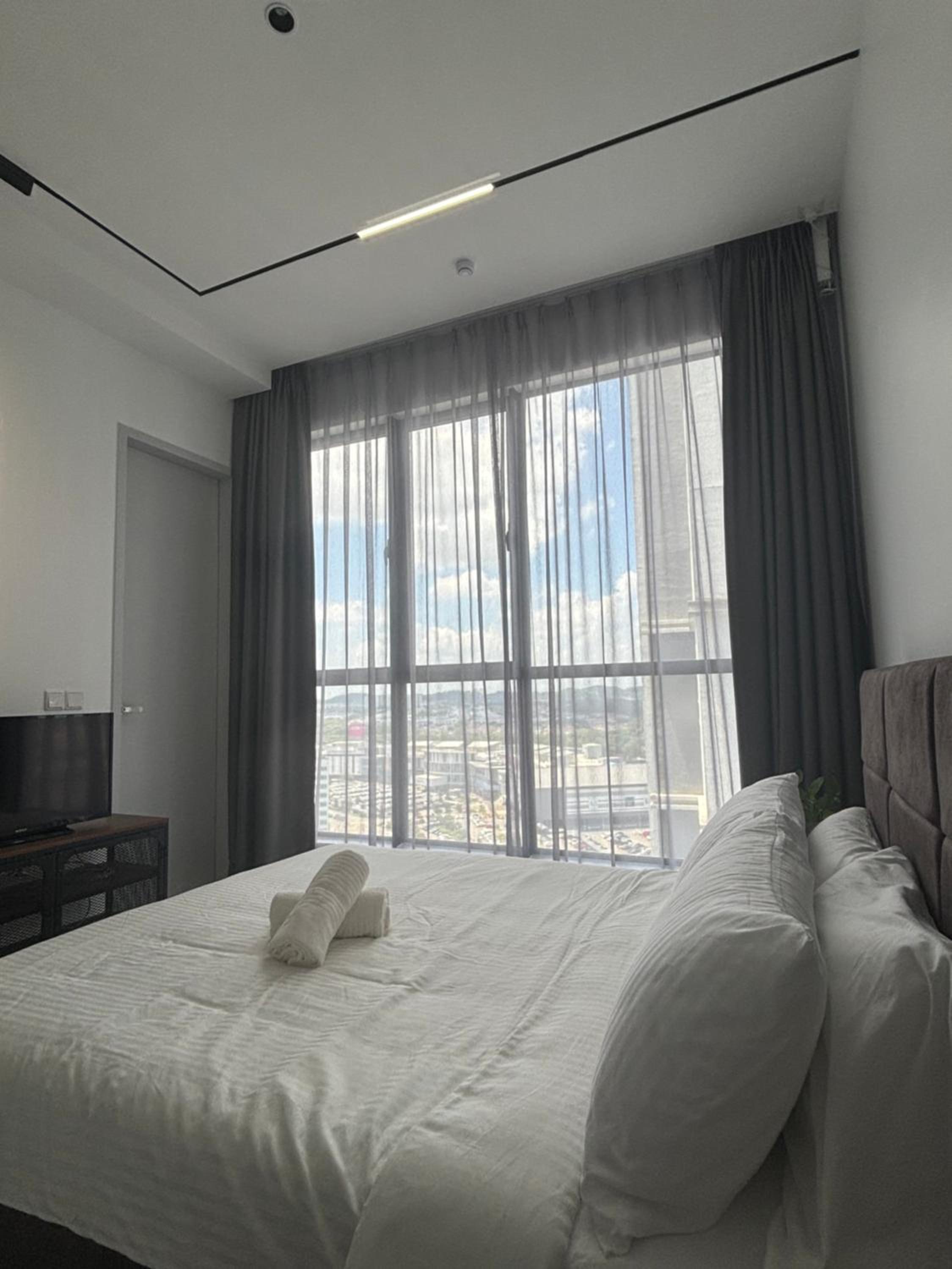 Skytrees Comfort Room With Simple Design Concept