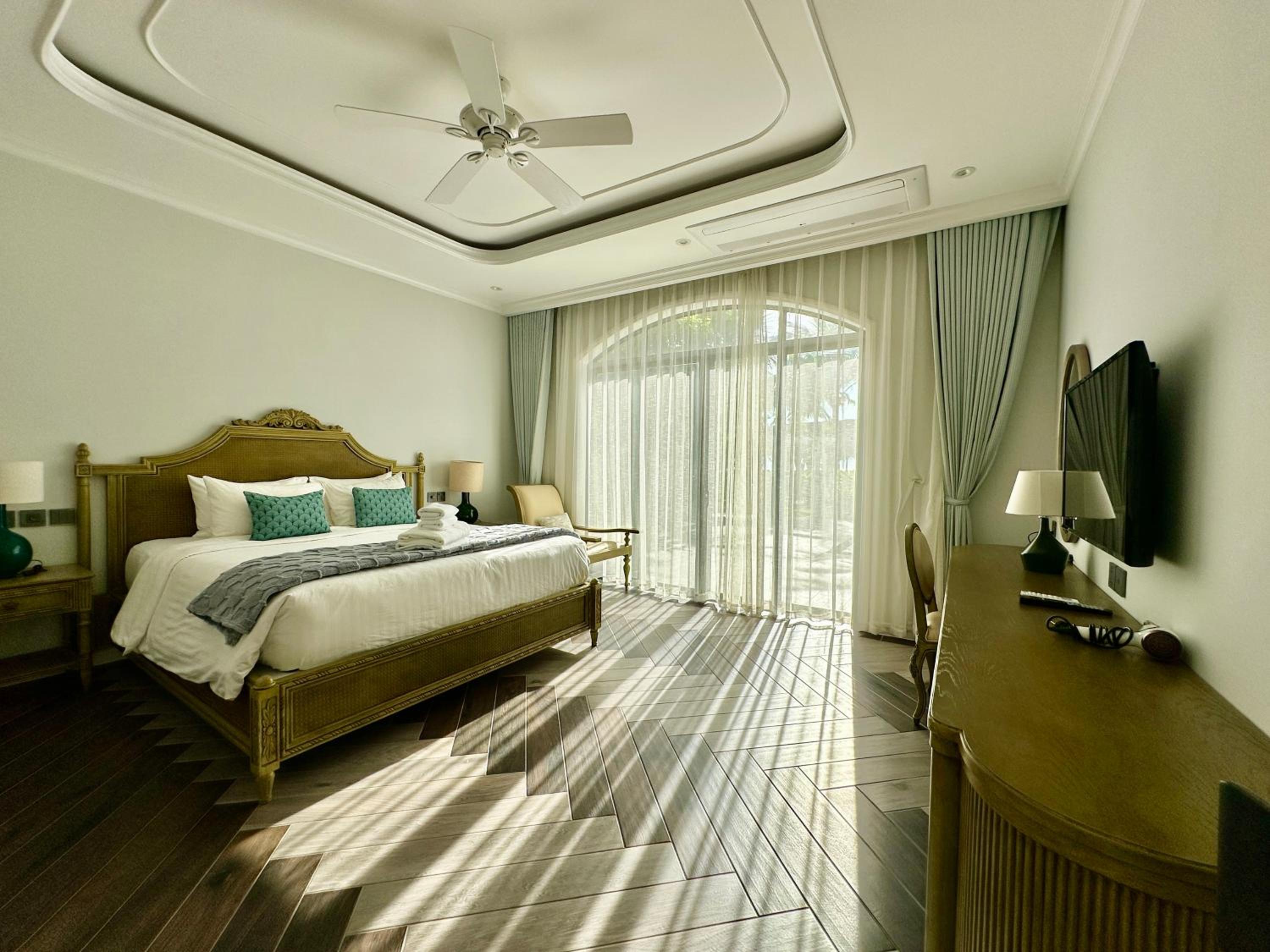 Bellevue west Phu Quoc 4BR beachfront Villa with private swimming pool