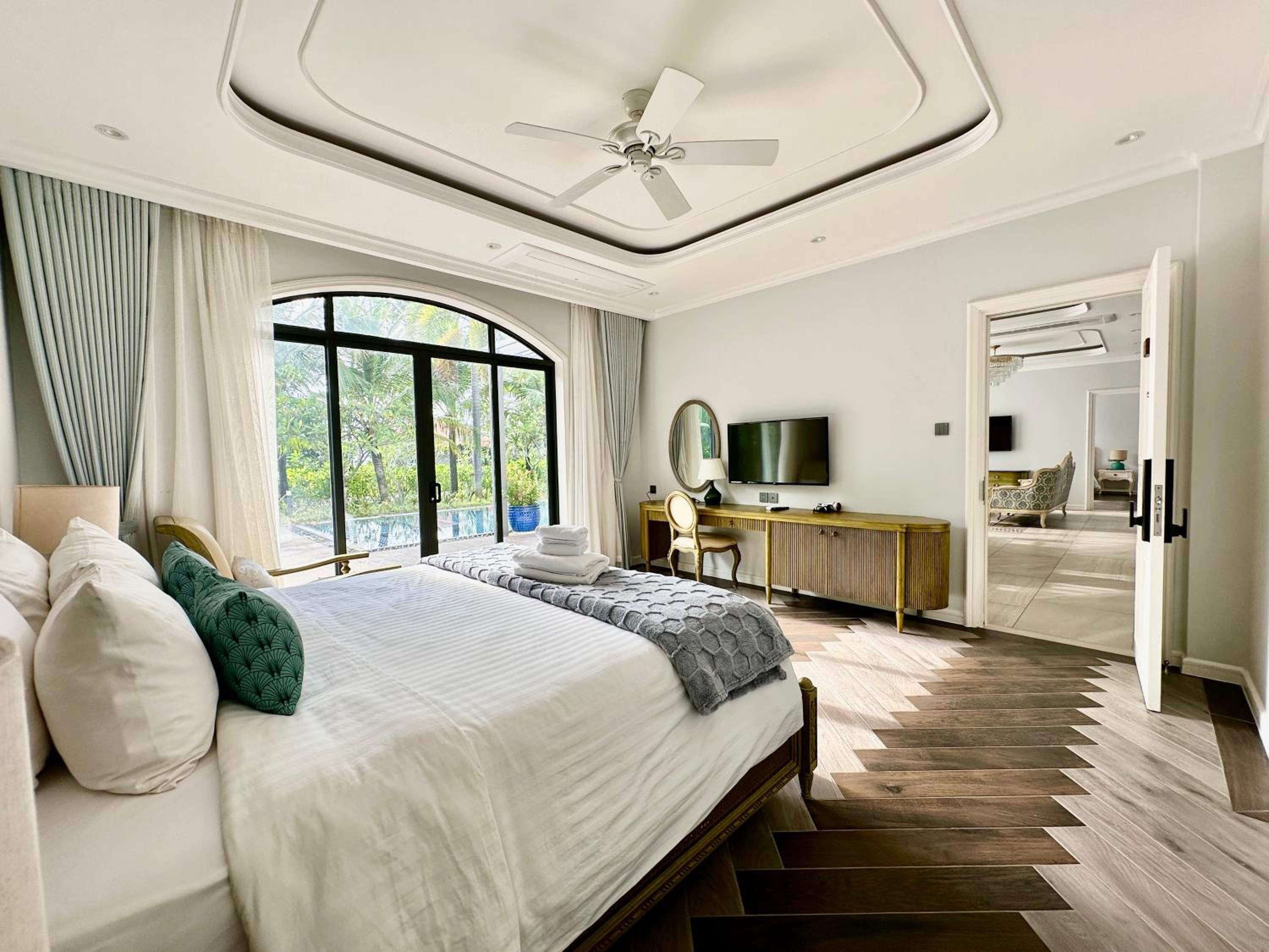 Bellevue west Phu Quoc 4BR beachfront Villa with private swimming pool