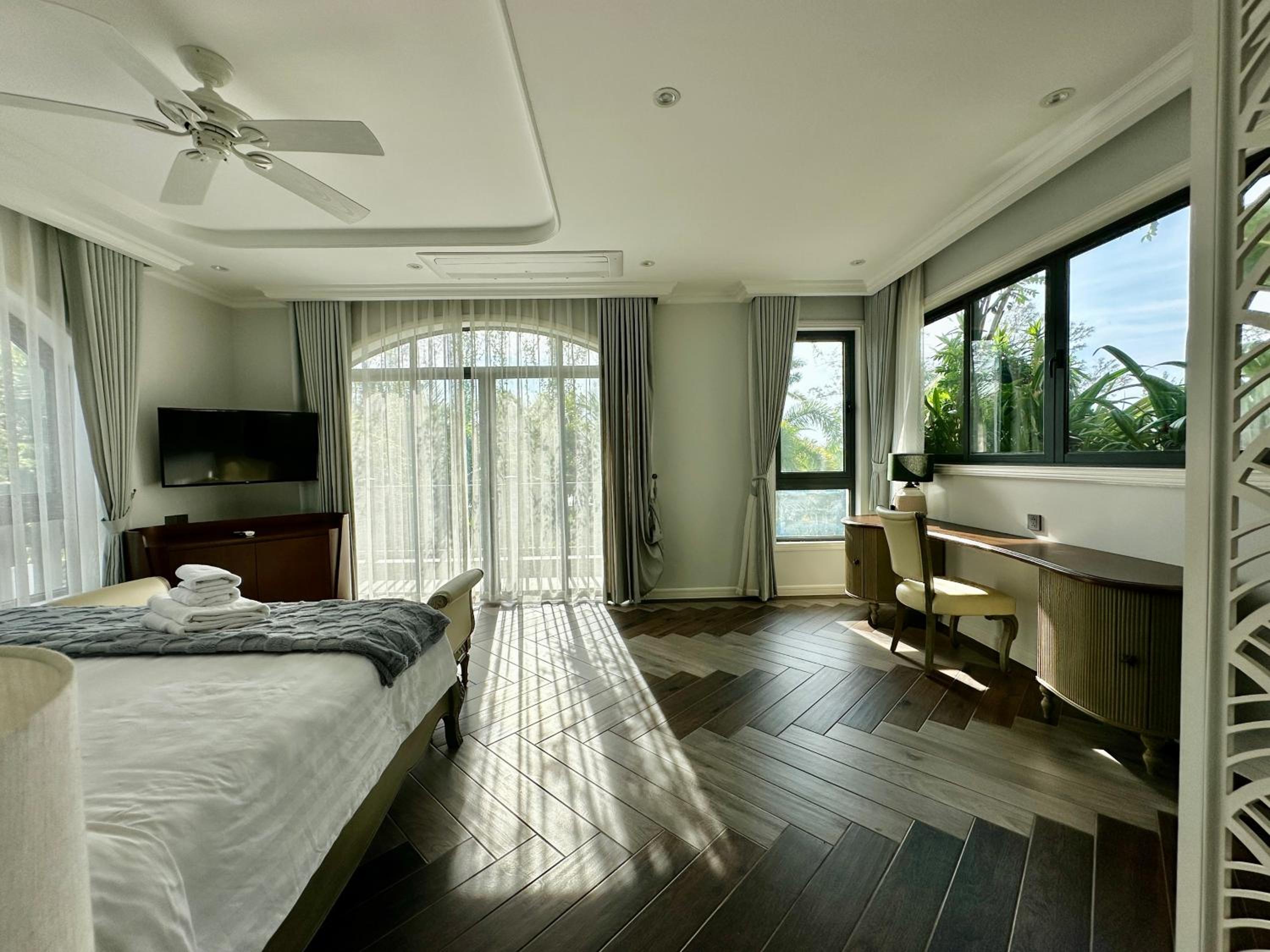 Bellevue west Phu Quoc 4BR beachfront Villa with private swimming pool