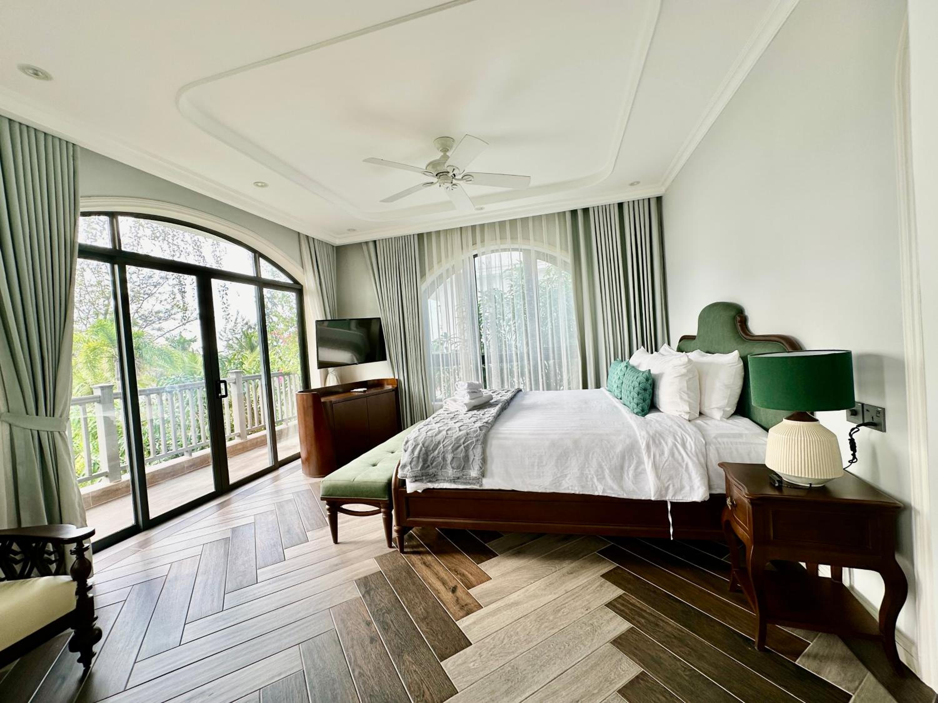 Bellevue west Phu Quoc 4BR beachfront Villa with private swimming pool