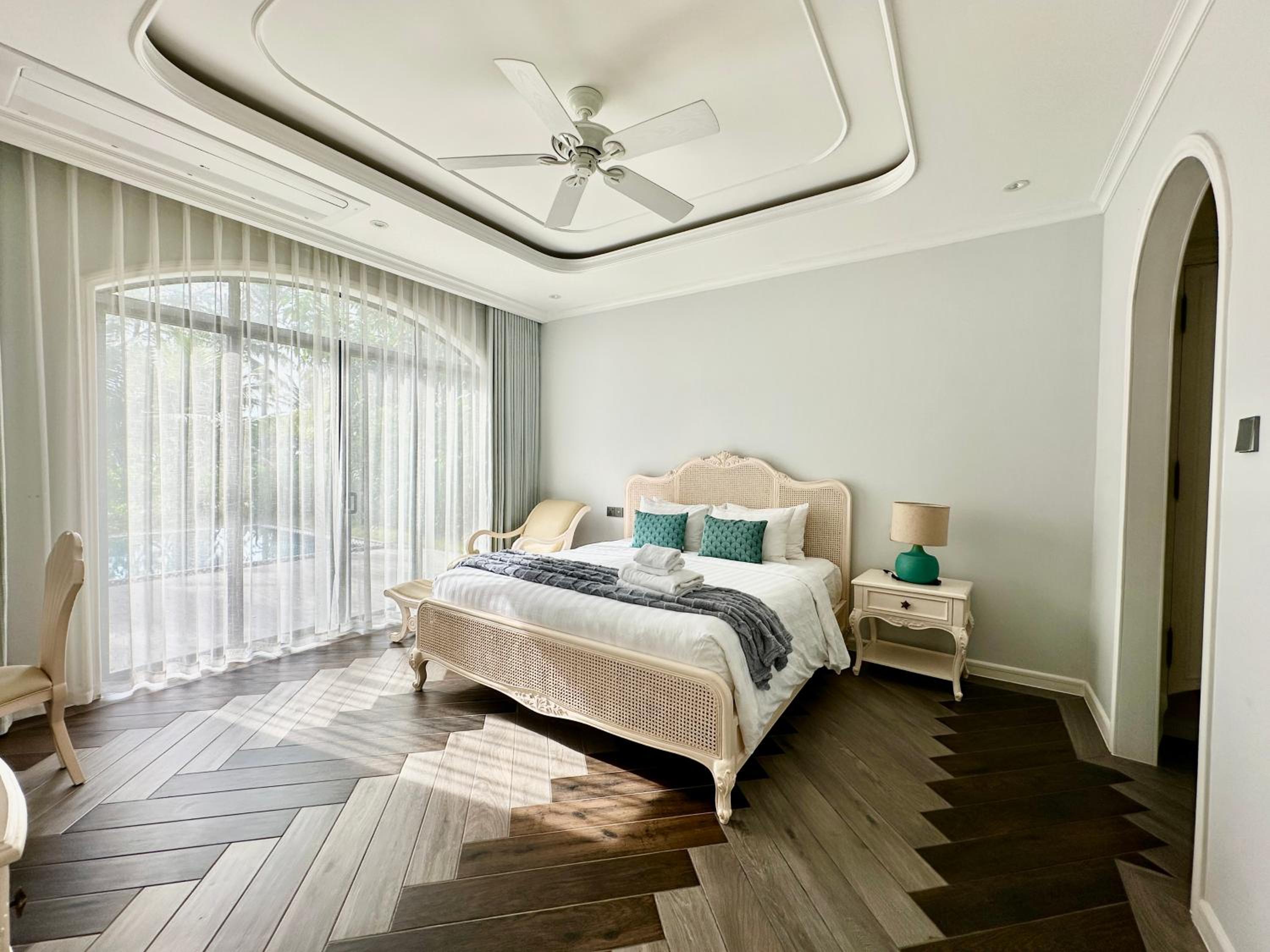 Bellevue west Phu Quoc 4BR beachfront Villa with private swimming pool