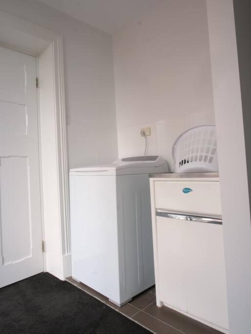 Spacious CBD terrace - 3 beds, wifi and parking