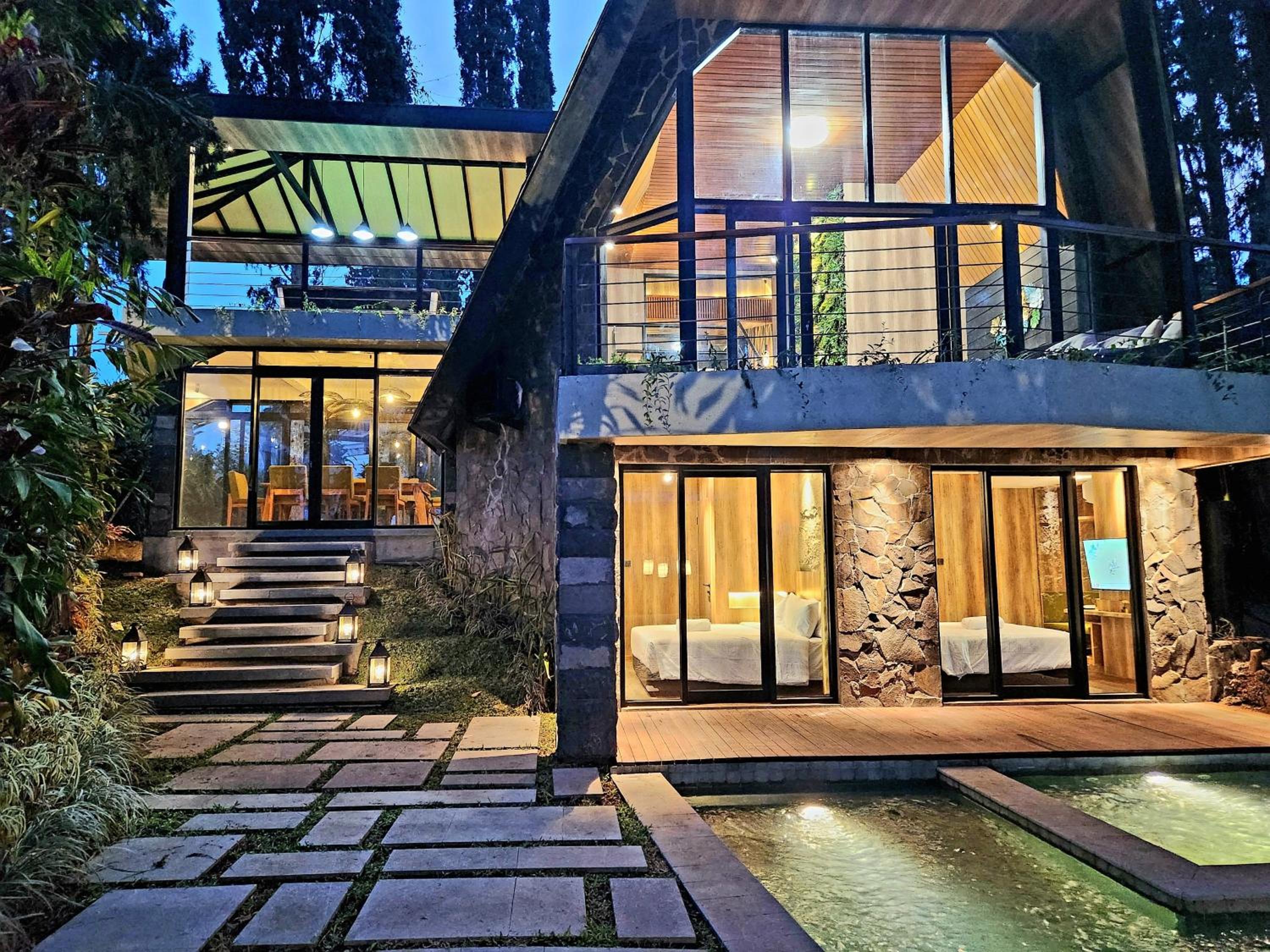 Villa Klub Bunga Kolam Air Panas 4 Kamar