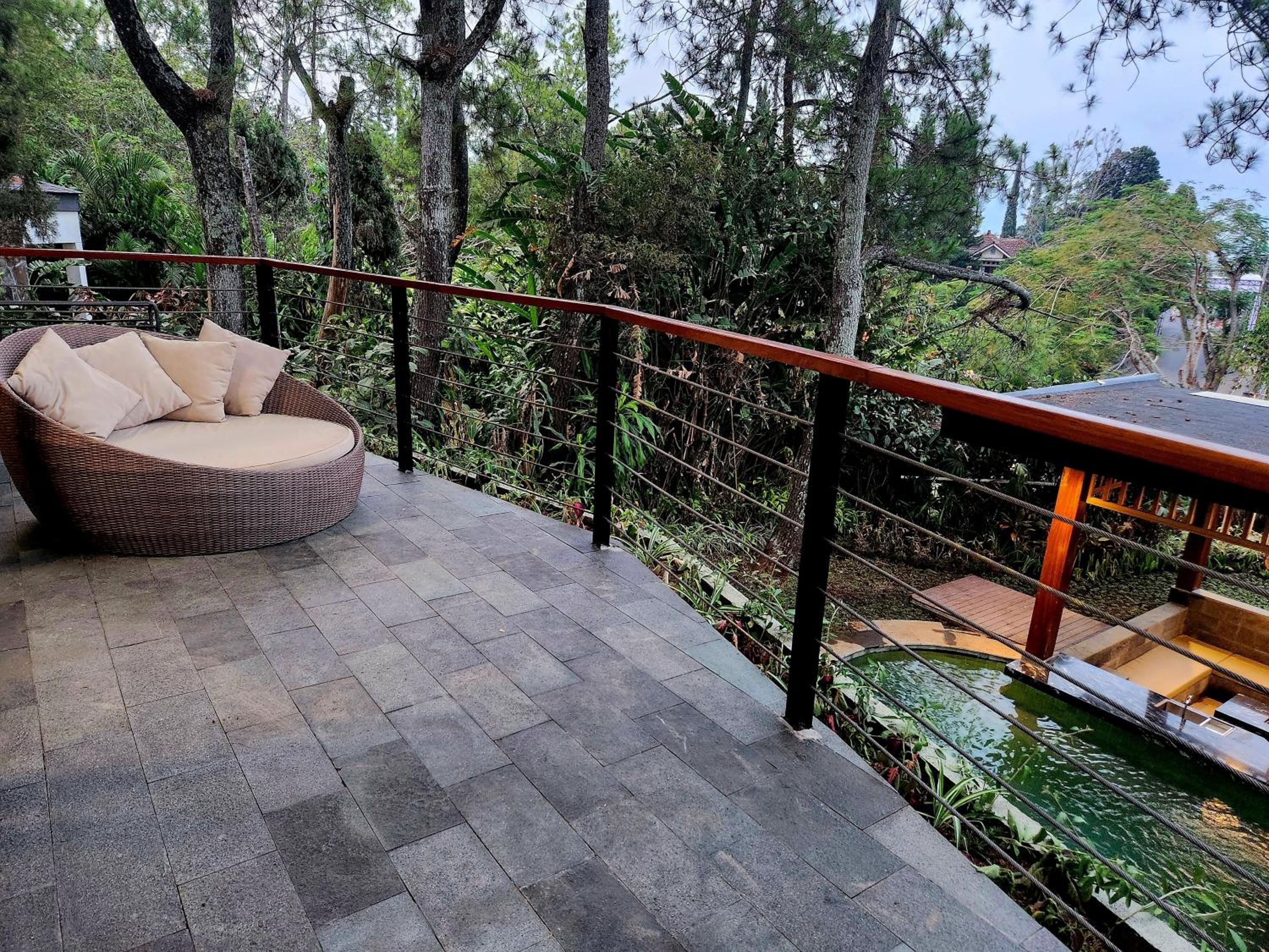 Villa Klub Bunga Kolam Air Panas 4 Kamar