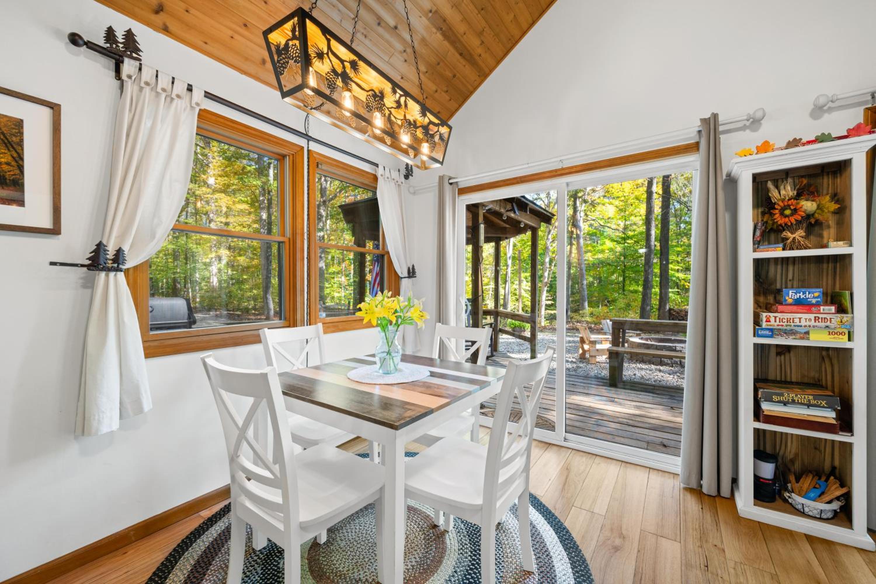 Bloomington Vacations - A Relaxation Station - Property Image 4