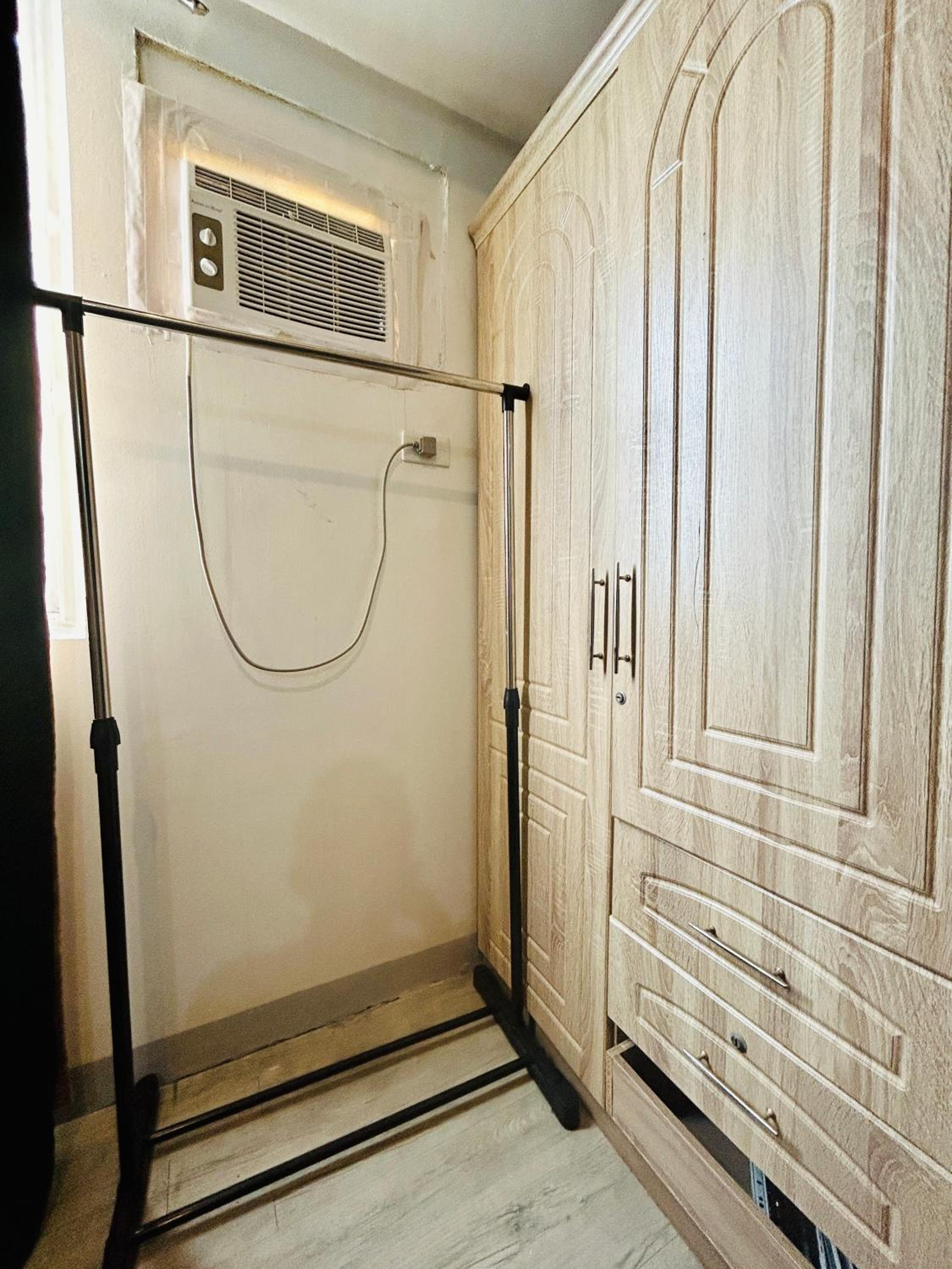 Cozy Studio Unit Near MRT Shaw & Malls view 2