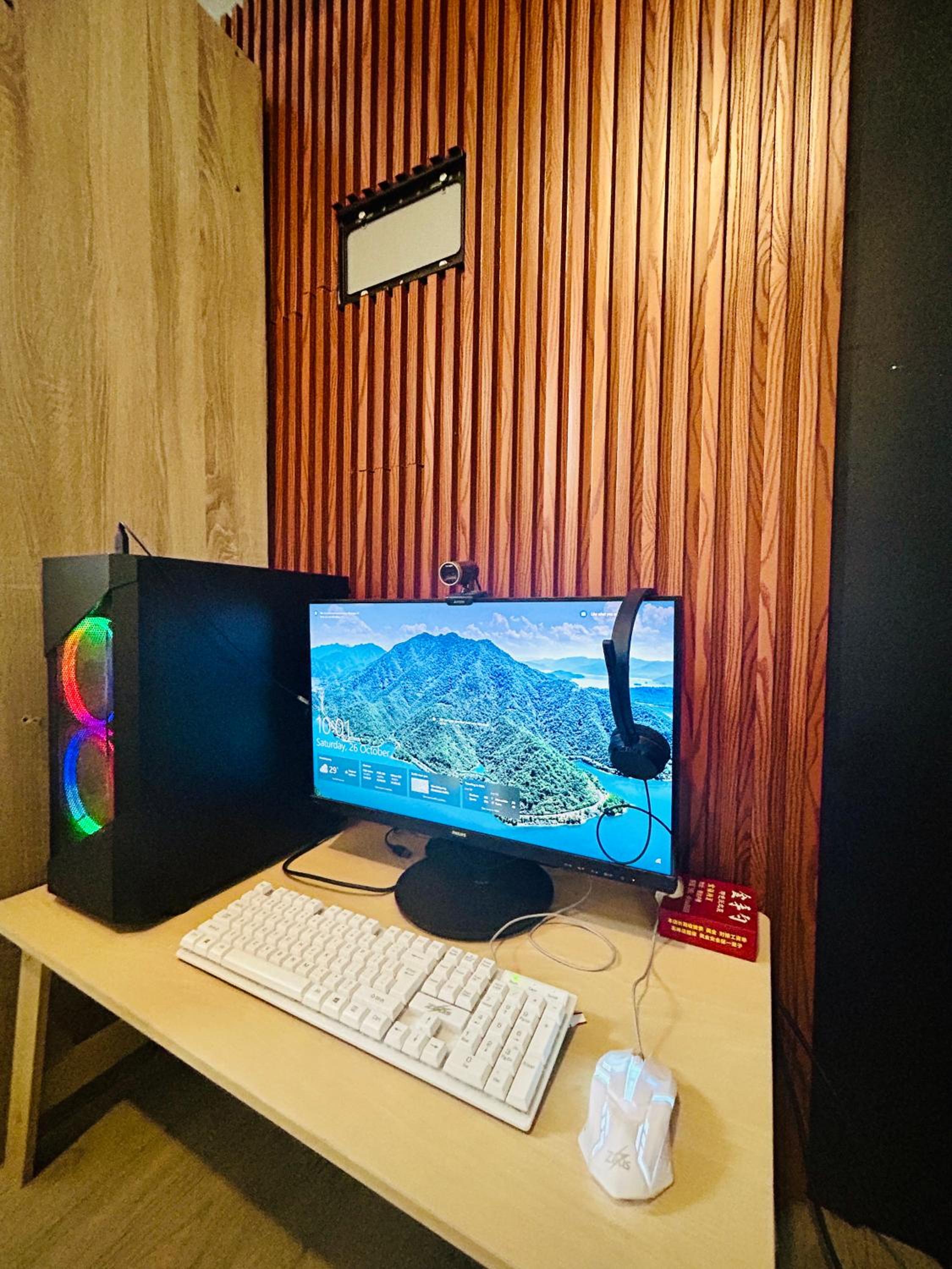 Cozy Studio Unit Near MRT Shaw & Malls view 5