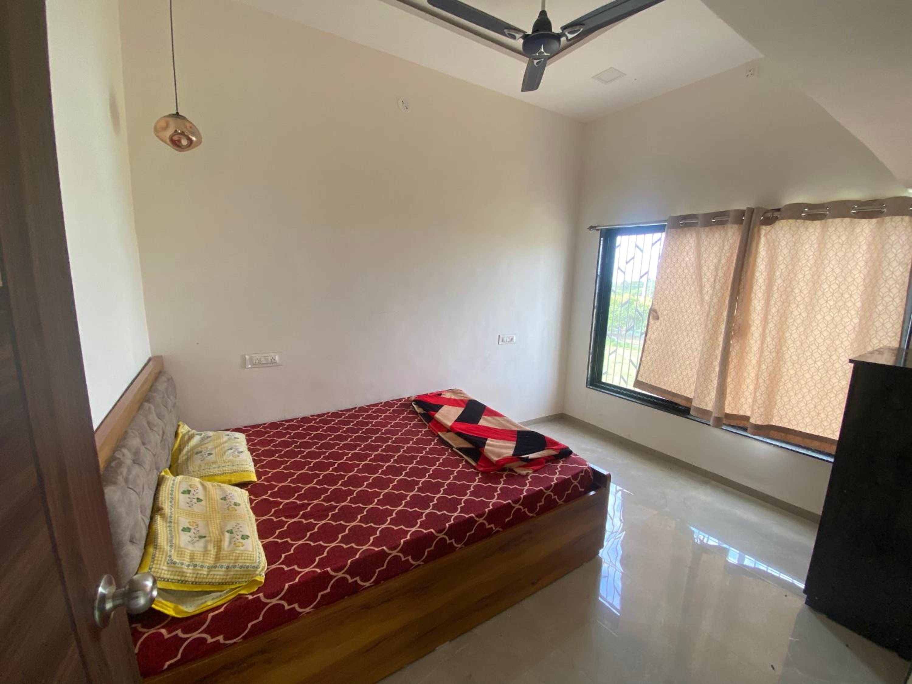 Cheerful 2 Bedroom Townhouse with village feel. view 4