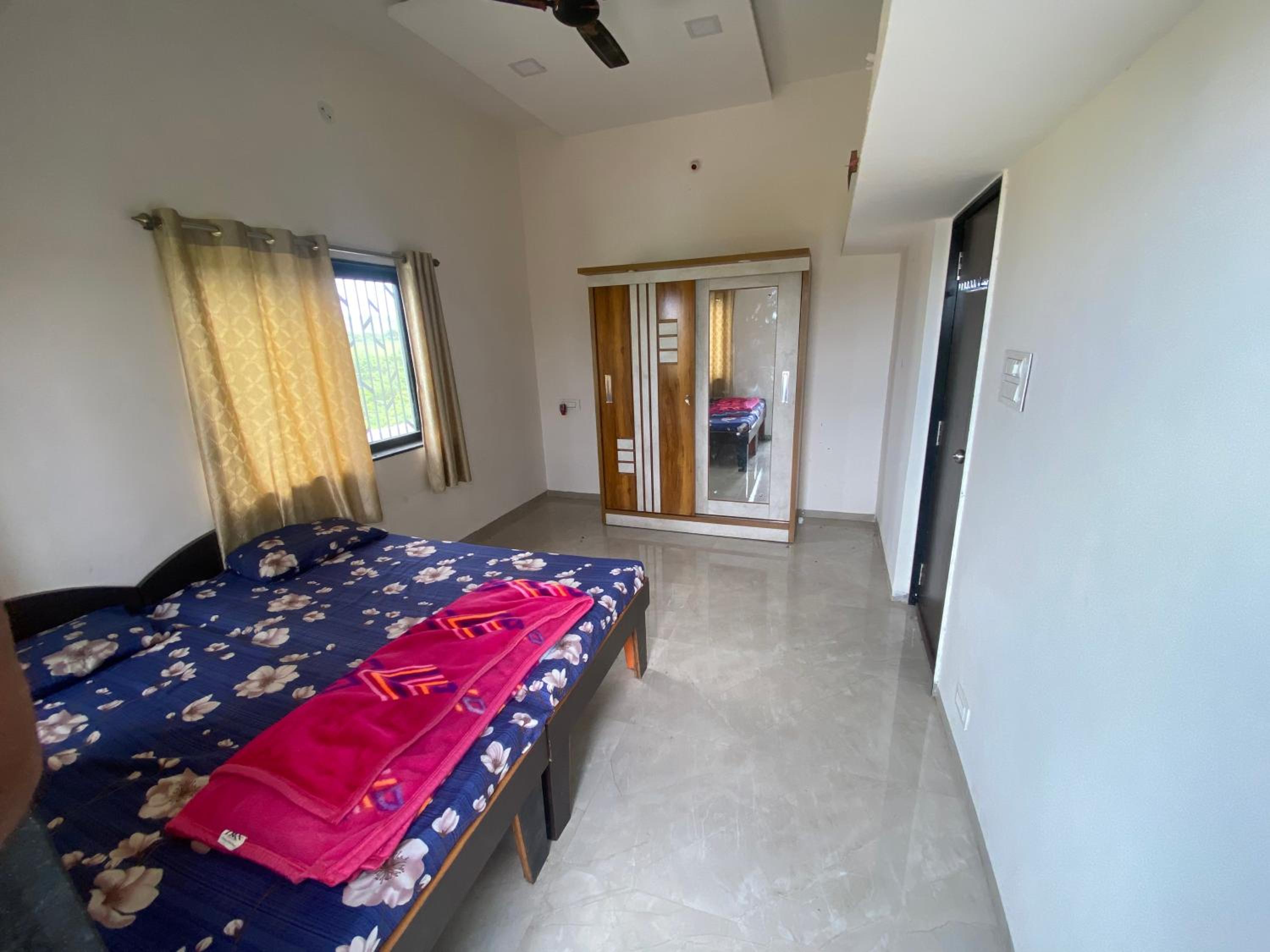 Cheerful 2 Bedroom Townhouse with village feel. view 2
