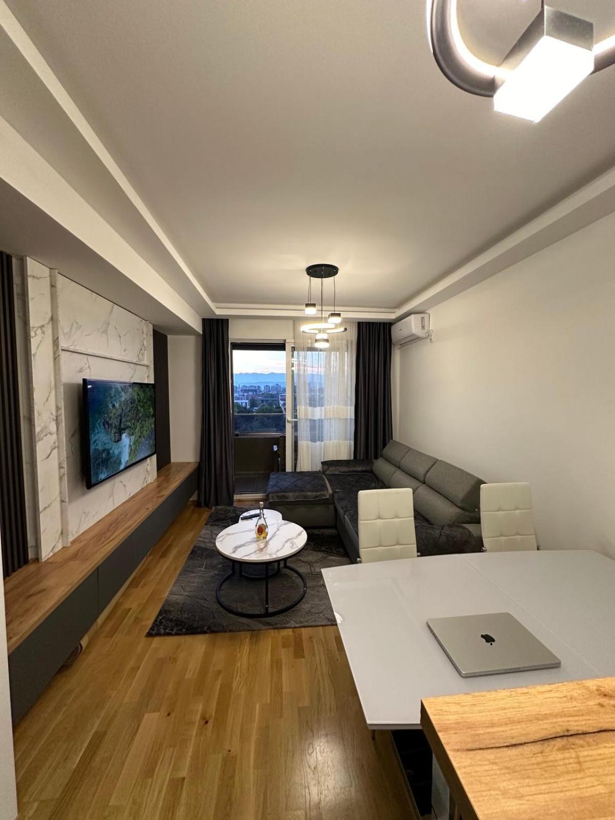 Remote Work - with CITY VIEW