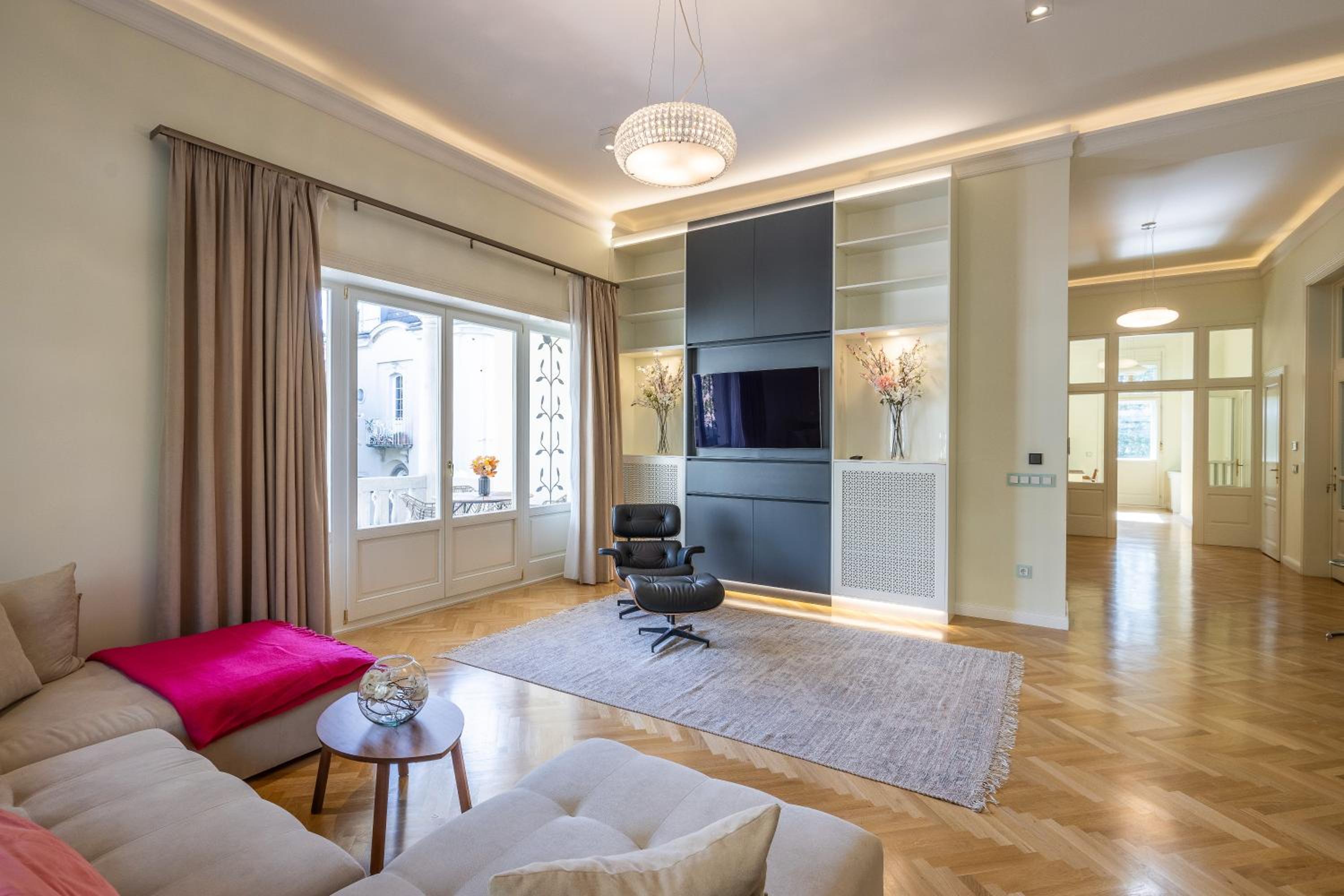 Stunning Rose Hill Premium Apartment view 4