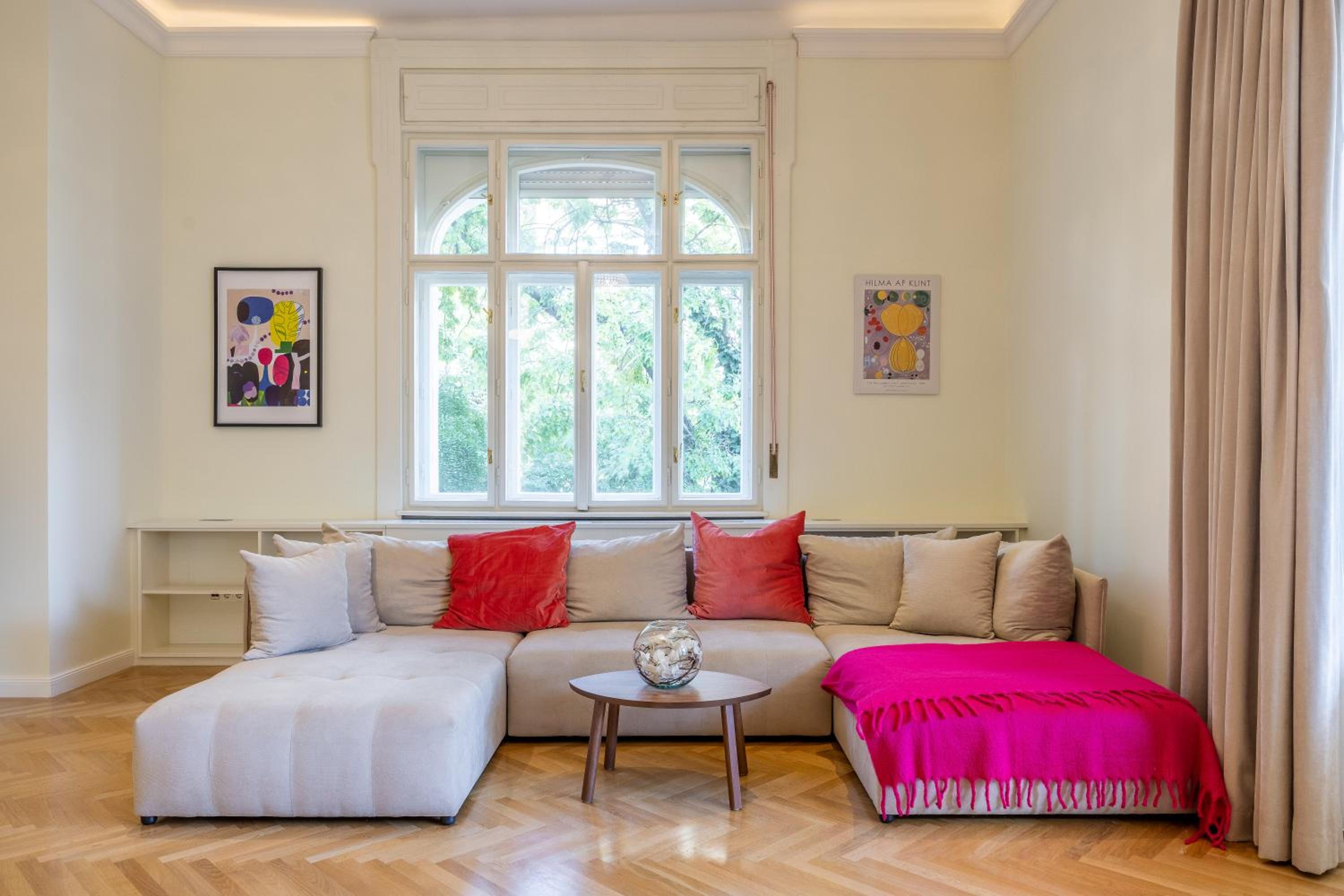 Stunning Rose Hill Premium Apartment view 5