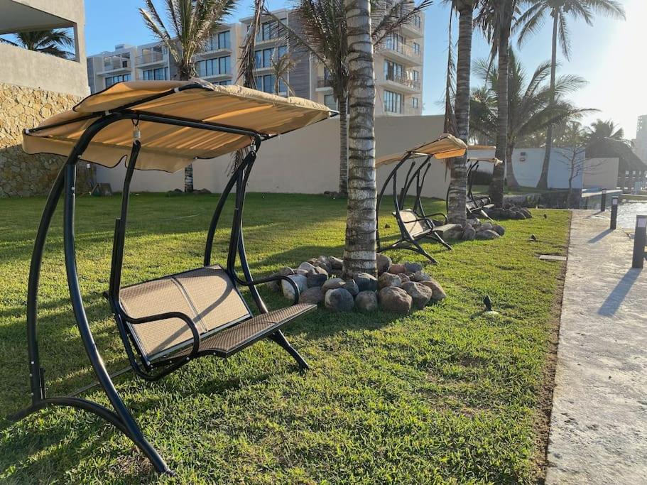 Vista al Mar con 3 albercas Gym y 4 camas