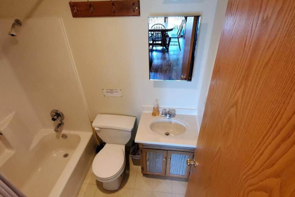 2 Bedroom Wolf Villa In Voyageurs National Park view 4