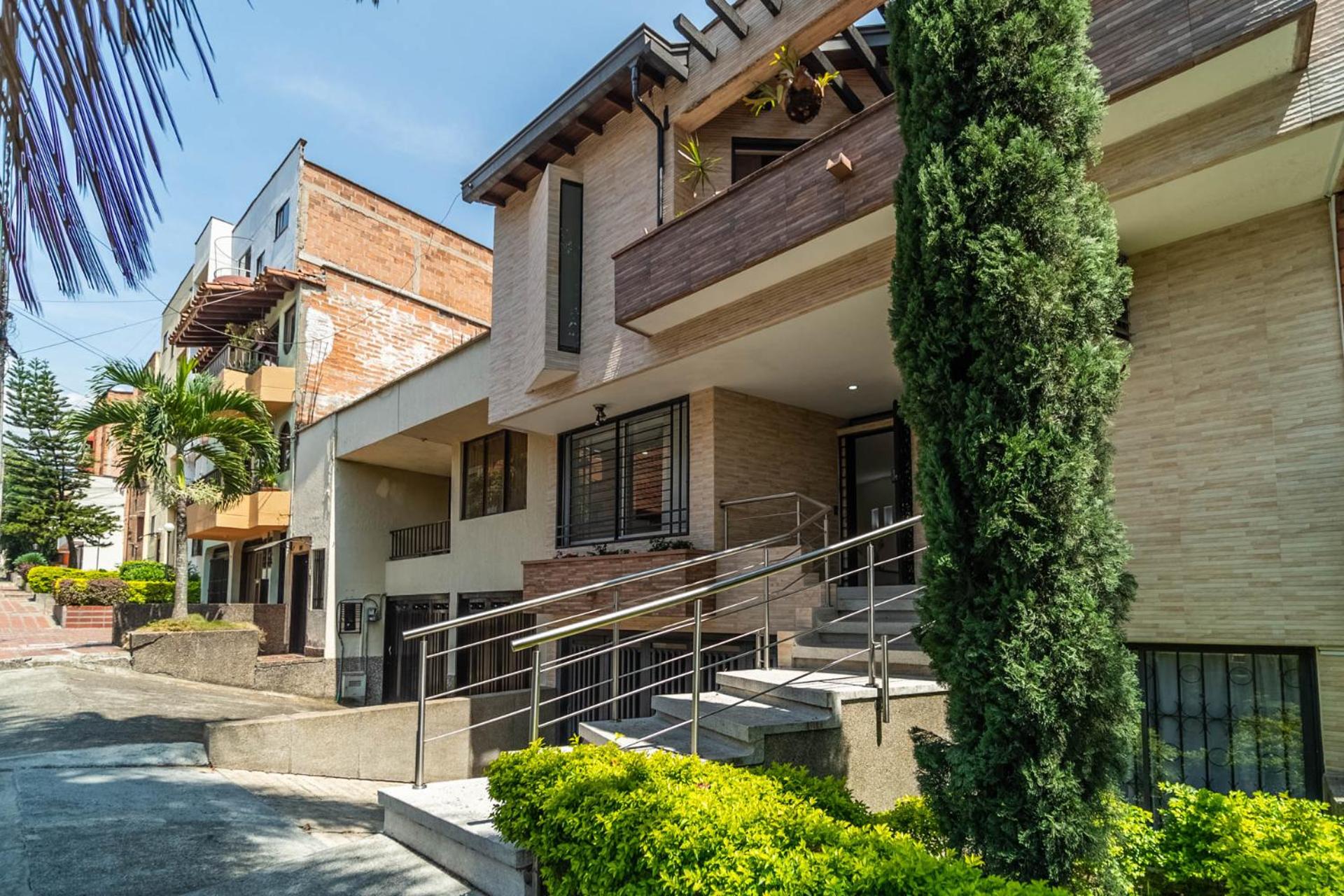 Casa grande en Medellín
