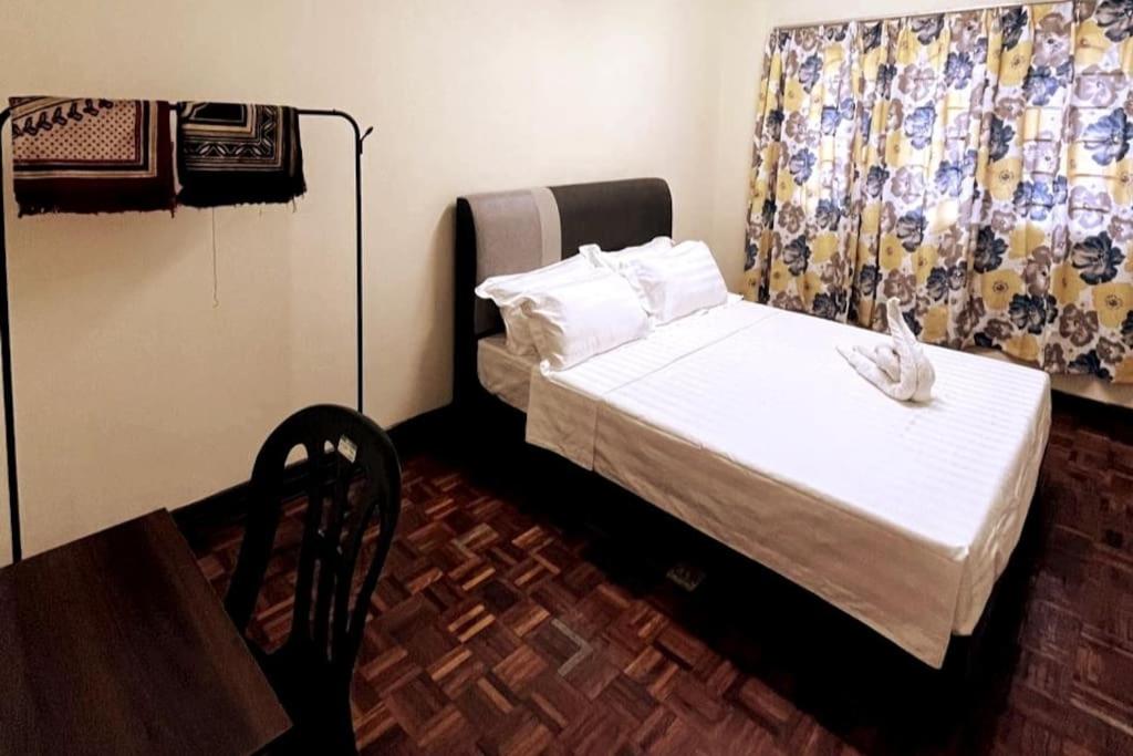 4 BR House at Seksyen 4 BB Bangi photo 2