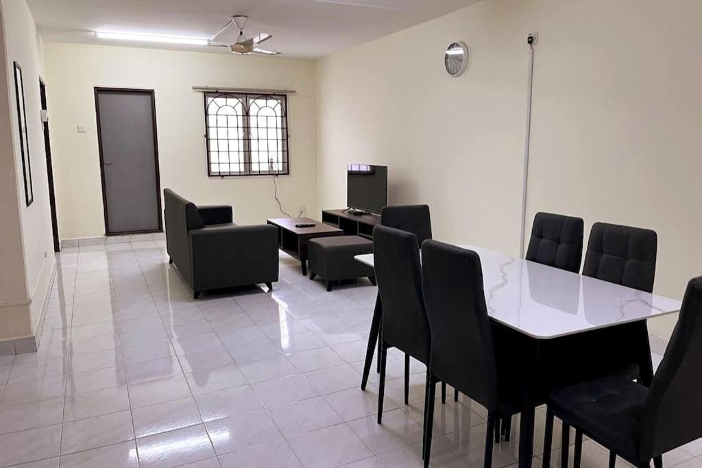 4 BR House at Seksyen 4 BB Bangi photo 4