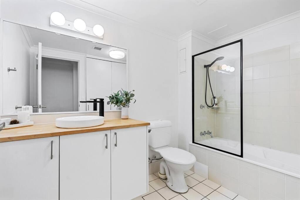 Stylish 2-BR Apartment