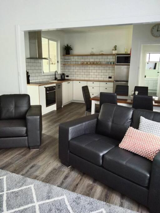 Timboon Retreat Newly renovated Sleeps 7
