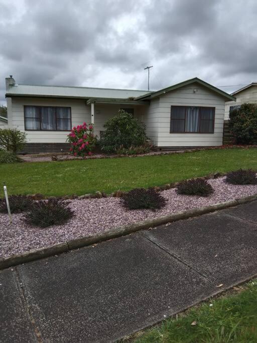 Timboon Retreat Newly renovated Sleeps 7