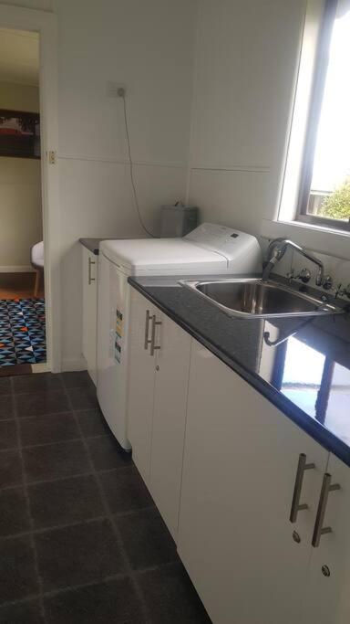 Timboon Retreat Newly renovated Sleeps 7