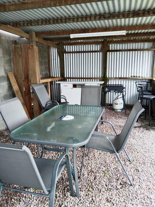 Timboon Retreat Newly renovated Sleeps 7