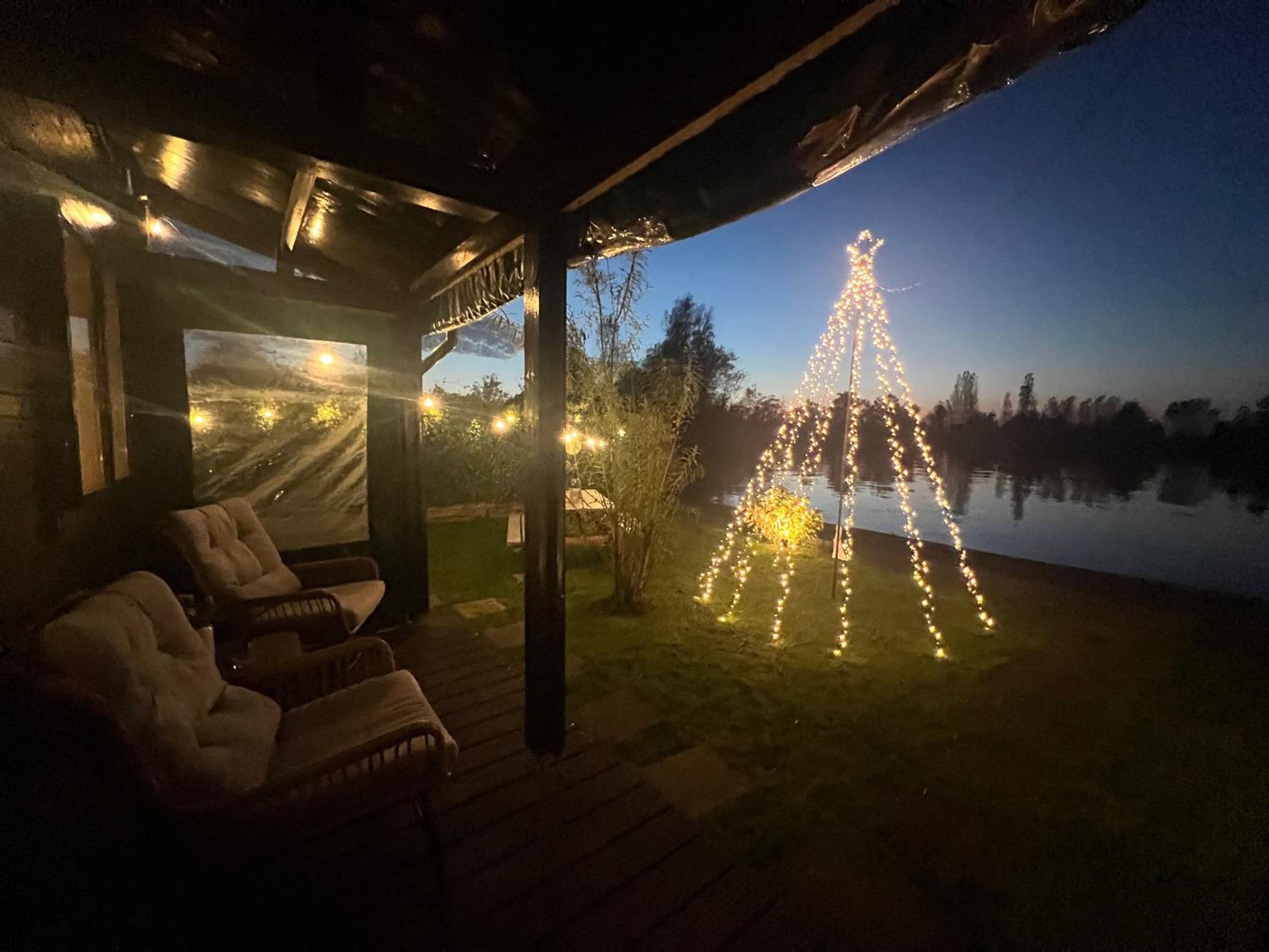 New- The Cabana- With Sauna and Hot Tub, on a lake near Amsterdam view 3