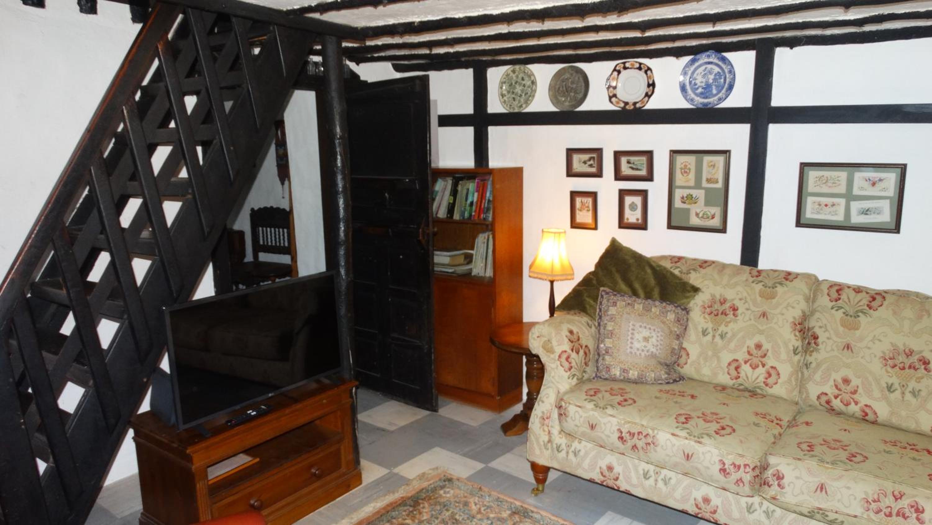 Cosy Cottage in Verwood, Dorset view 3