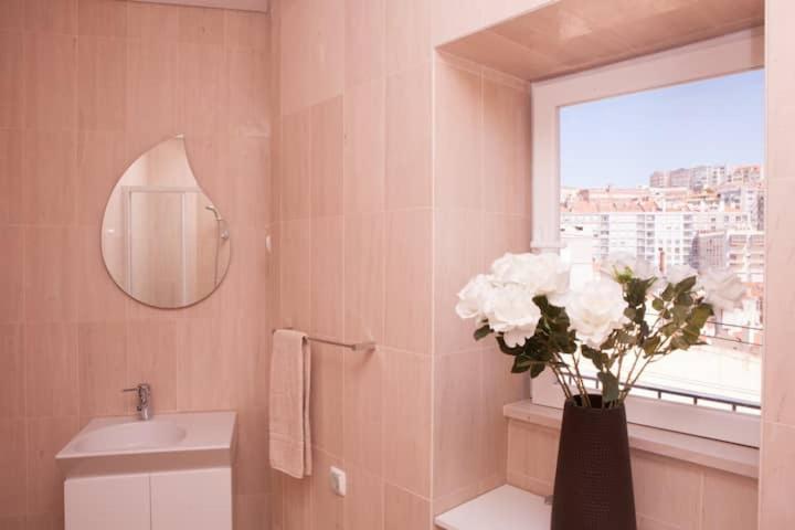 Gold lisbon view 3