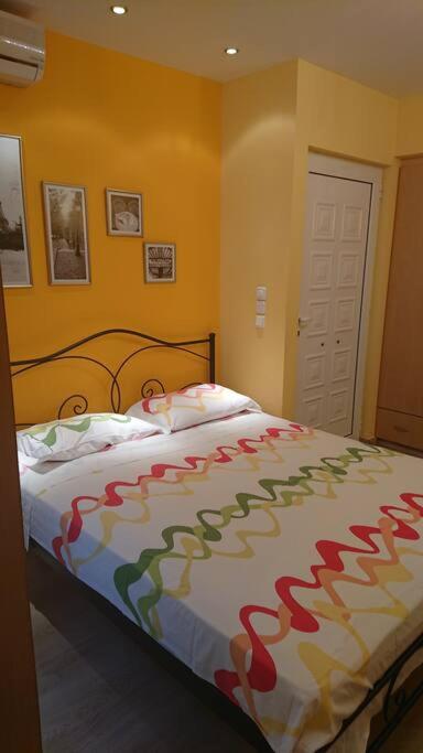 Cozy ground floor studio near metro!