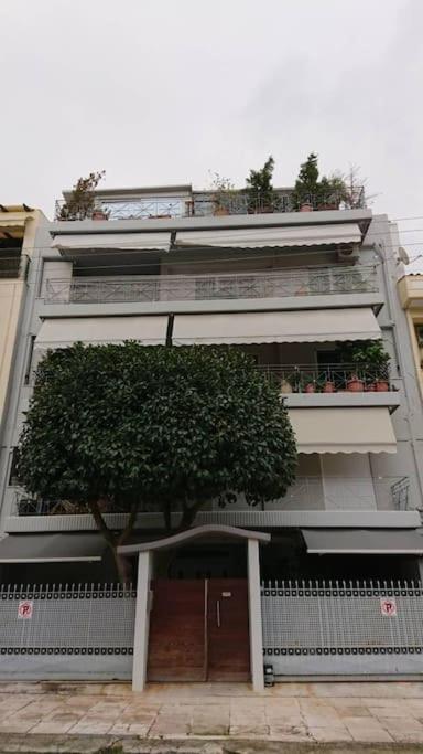 Cozy ground floor studio near metro!
