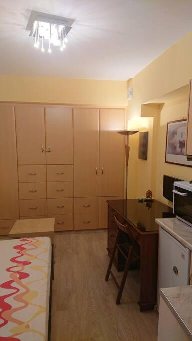 Cozy ground floor studio near metro!