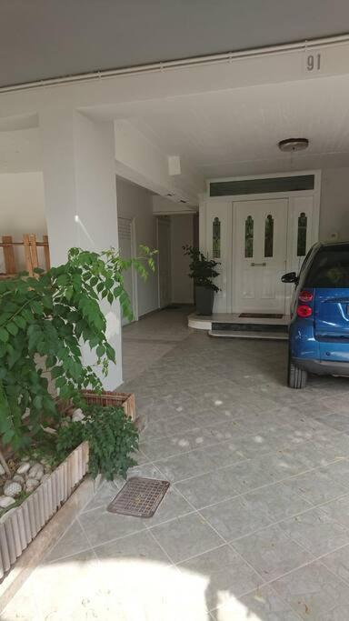 Cozy ground floor studio near metro!