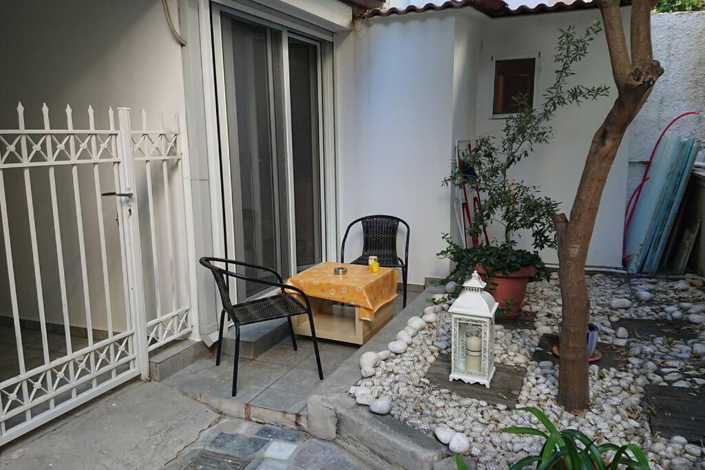 Cozy ground floor studio near metro!