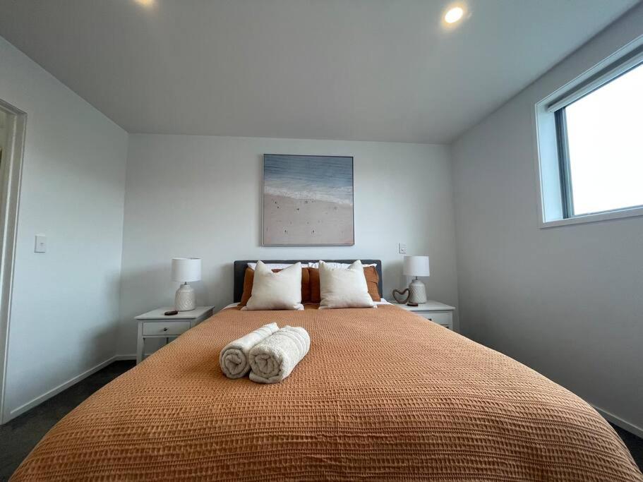 Parkside Retreat - 3 Beds -Sleeps 6 Near Westfield view 2