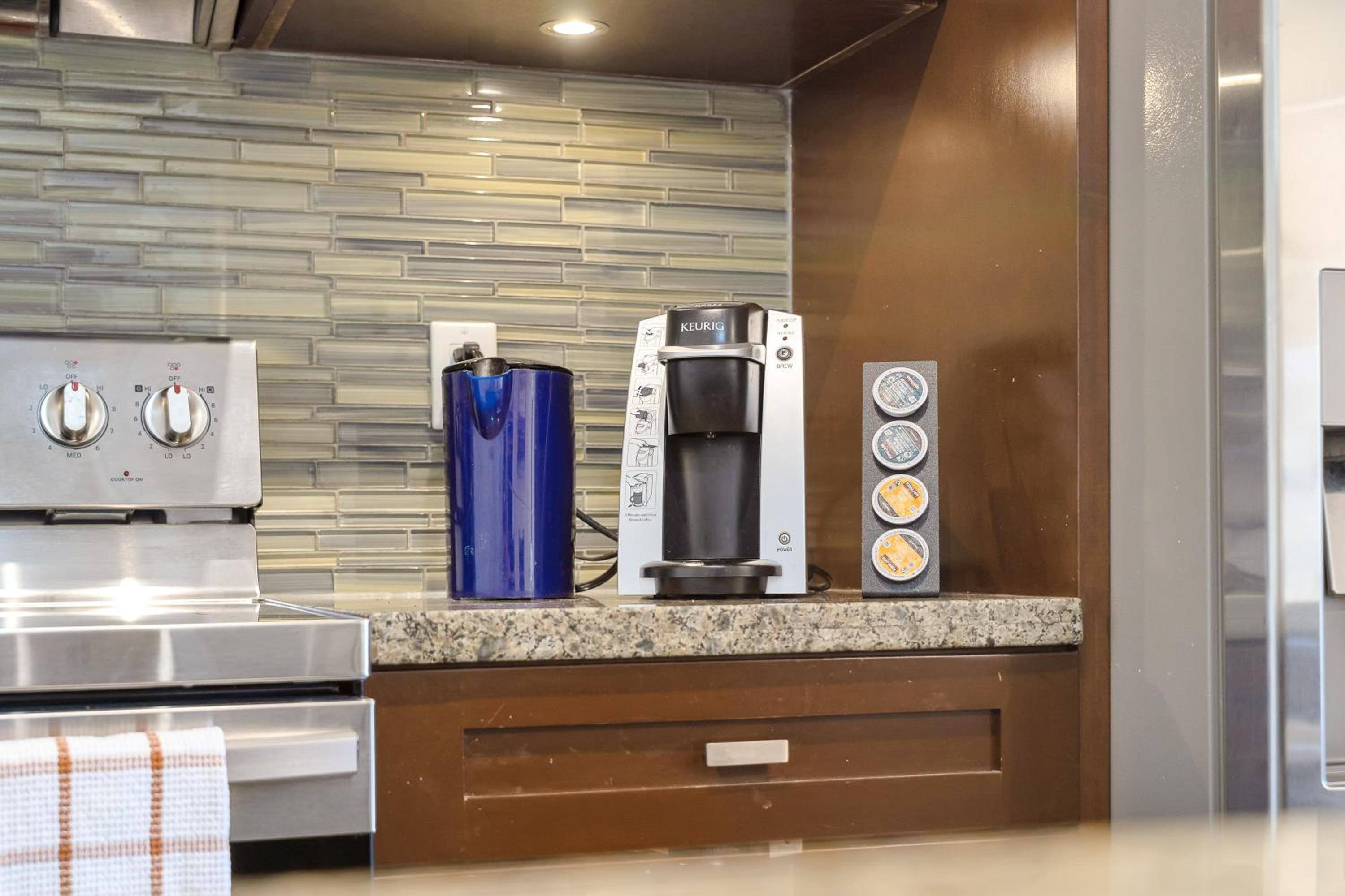 Chic Haven Stylish 3Bedroom Lake View Escape