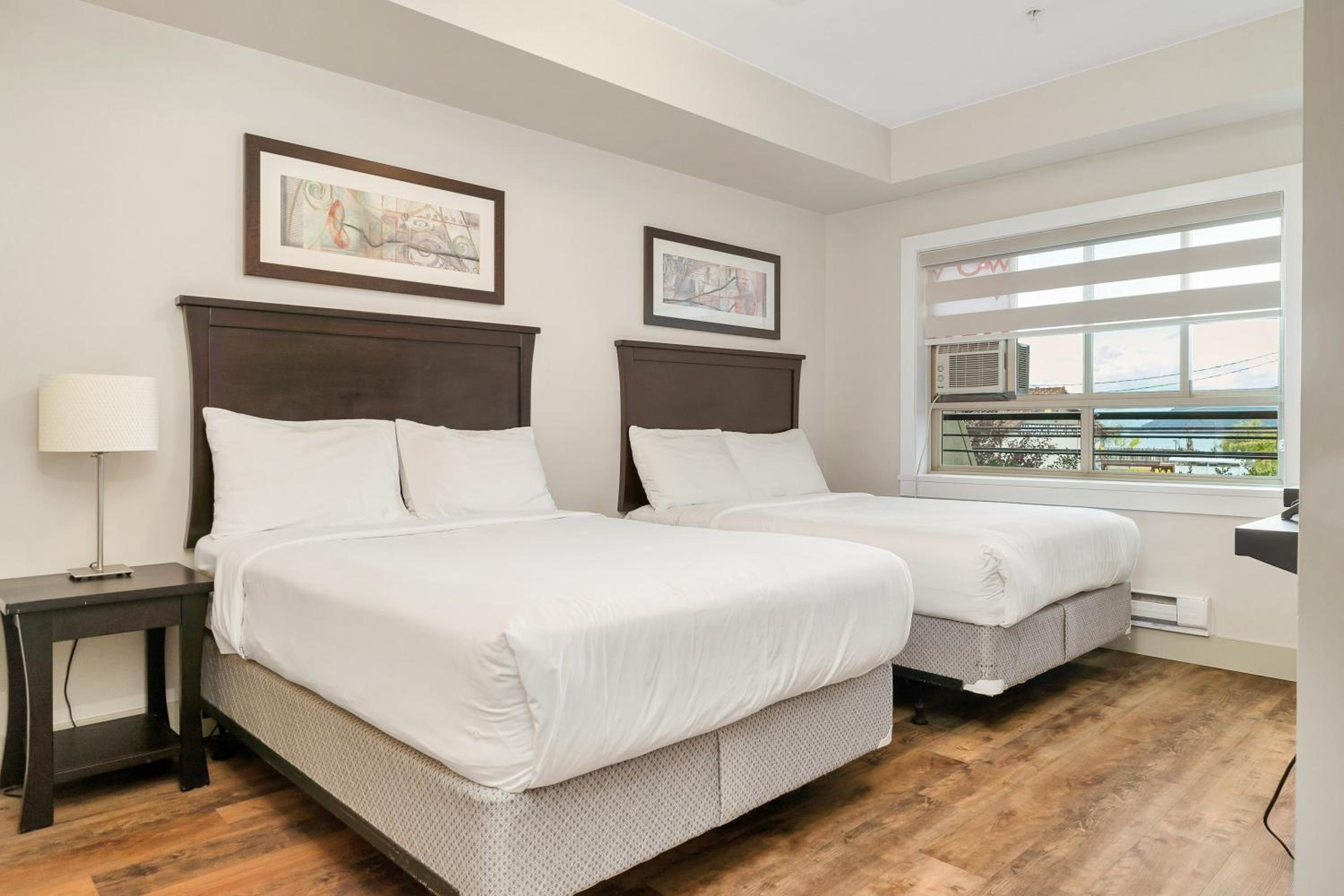 Chic Haven Stylish 3Bedroom Lake View Escape