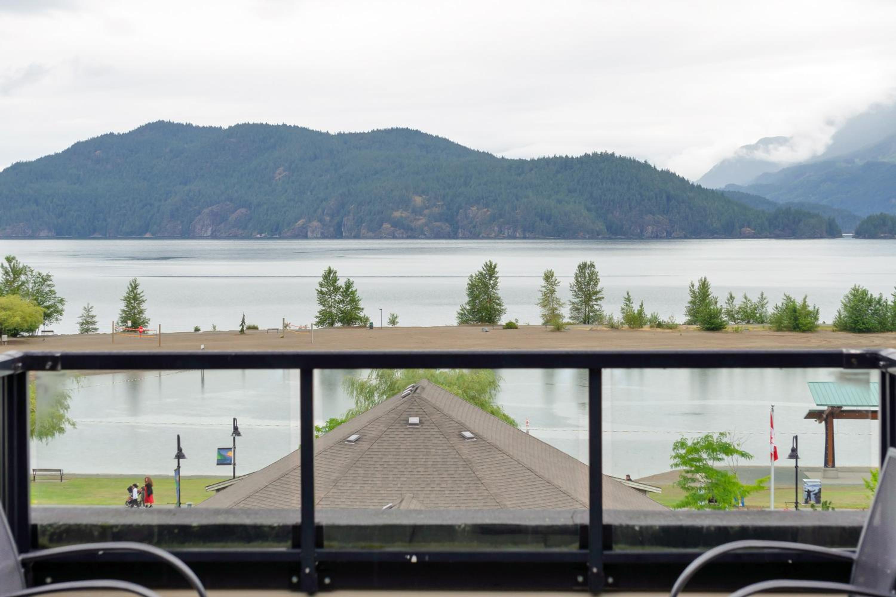 Chic Haven Stylish 3Bedroom Lake View Escape