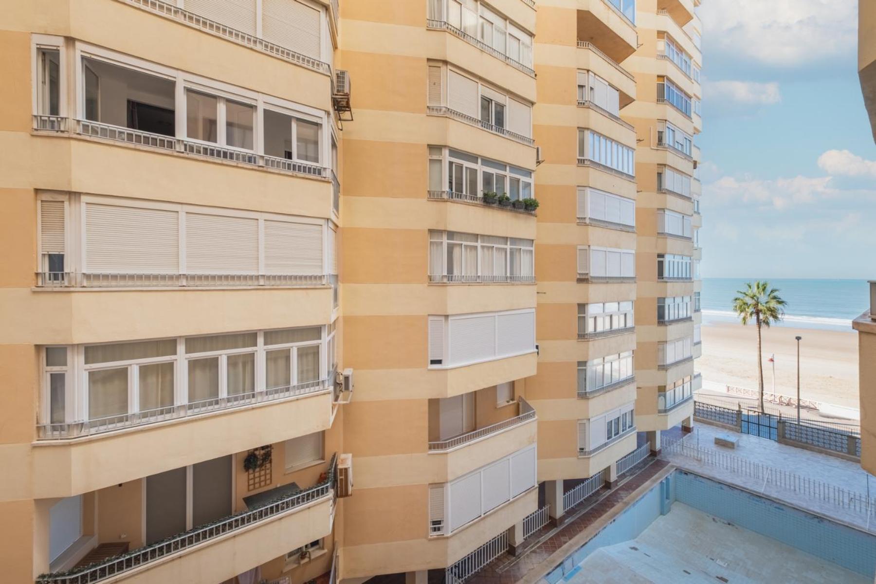 Disfruta Vacaciones Familiares Piso Frente al Mar