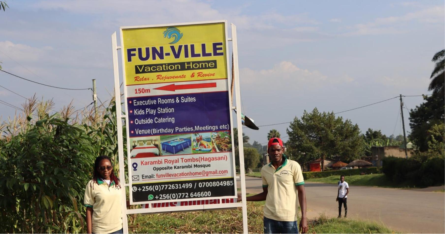 Fun-Ville Vacation Home, 4 bedrooms - Entire Home view 2