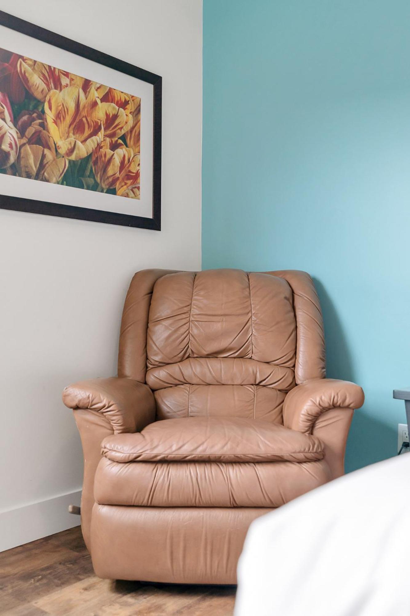 Stylish Urban Retreat 2BR Condo