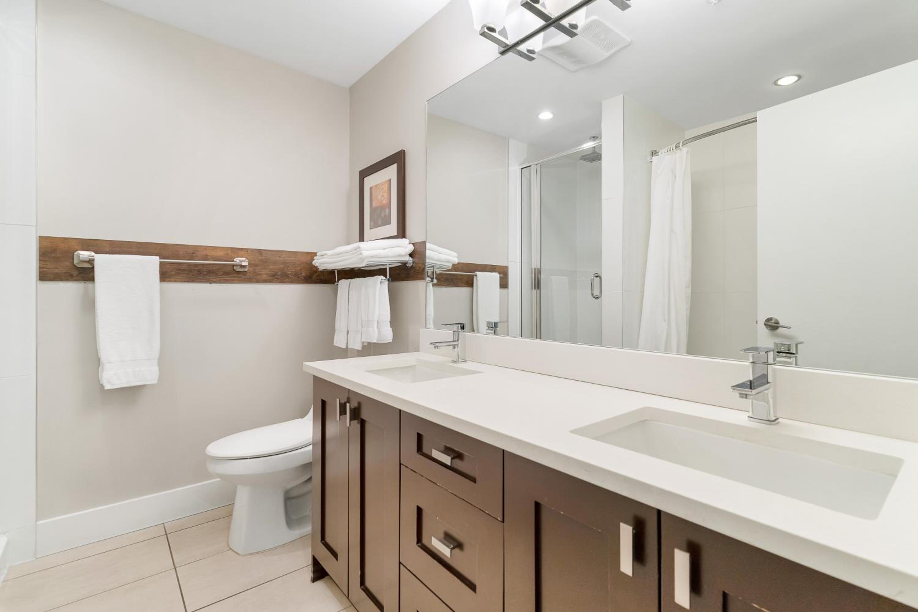 Stylish Urban Retreat 2BR Condo